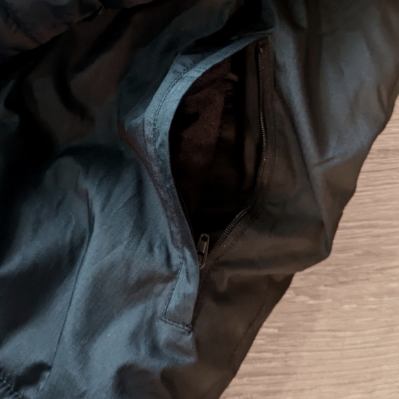 Men's Black Adidas Puffer - Picture 4 of 7